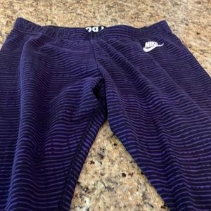 Women’s Lg workout Nike pants